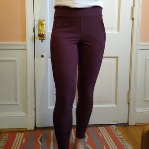 Athleta Burgundy Headlands Hybrid Trek Tight, 6